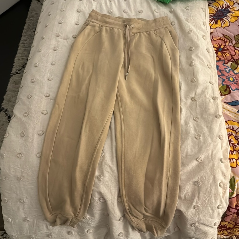 Tan Lululemon Joggers | Size 6